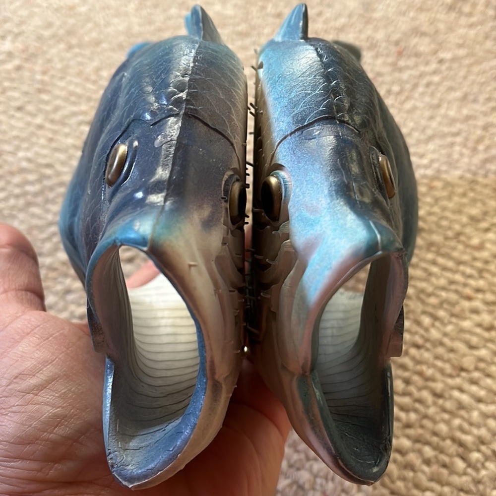 Koi Slippers - Picture 3 of 9